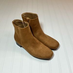 Time and Tru Women's Size 7 Camel Suede Ankle Boots NWT